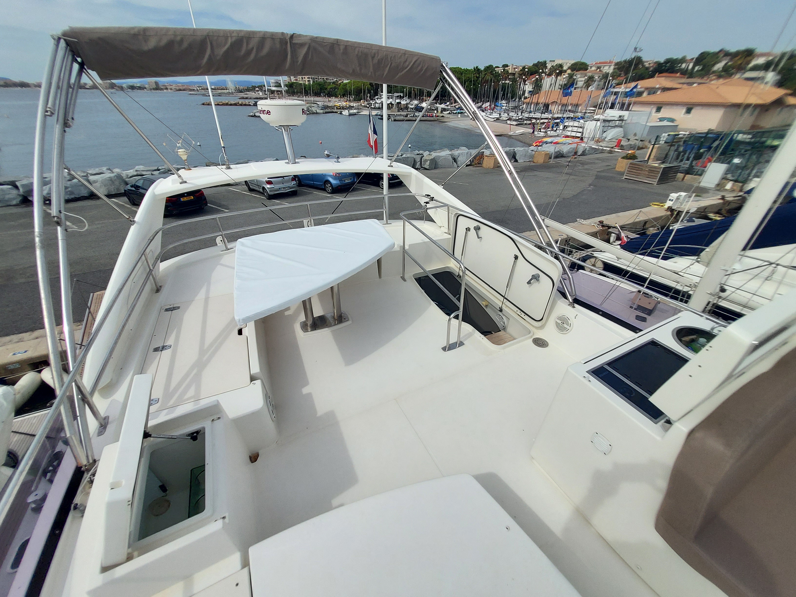 slider 26 Jeanneau Prestige 500 Fly